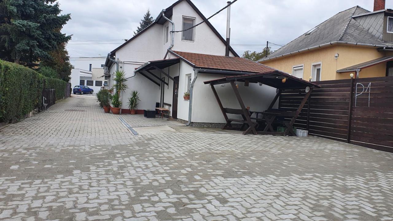 Ruttkai Vendeghaz Apartment Szekesfehervar Exterior photo